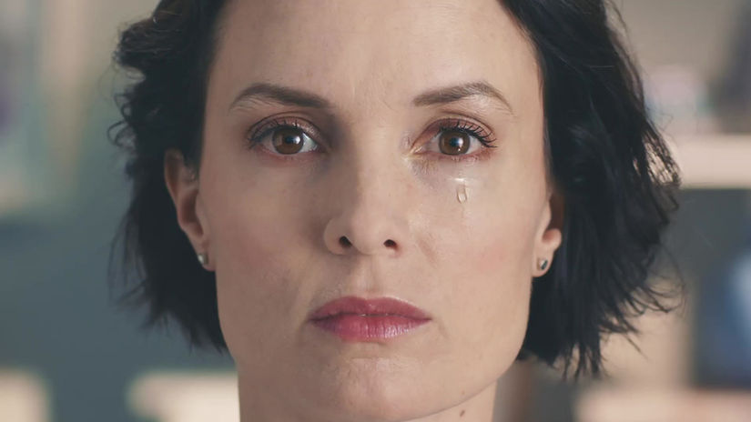 COMMERCIAL :: EYELOVE (Francais)